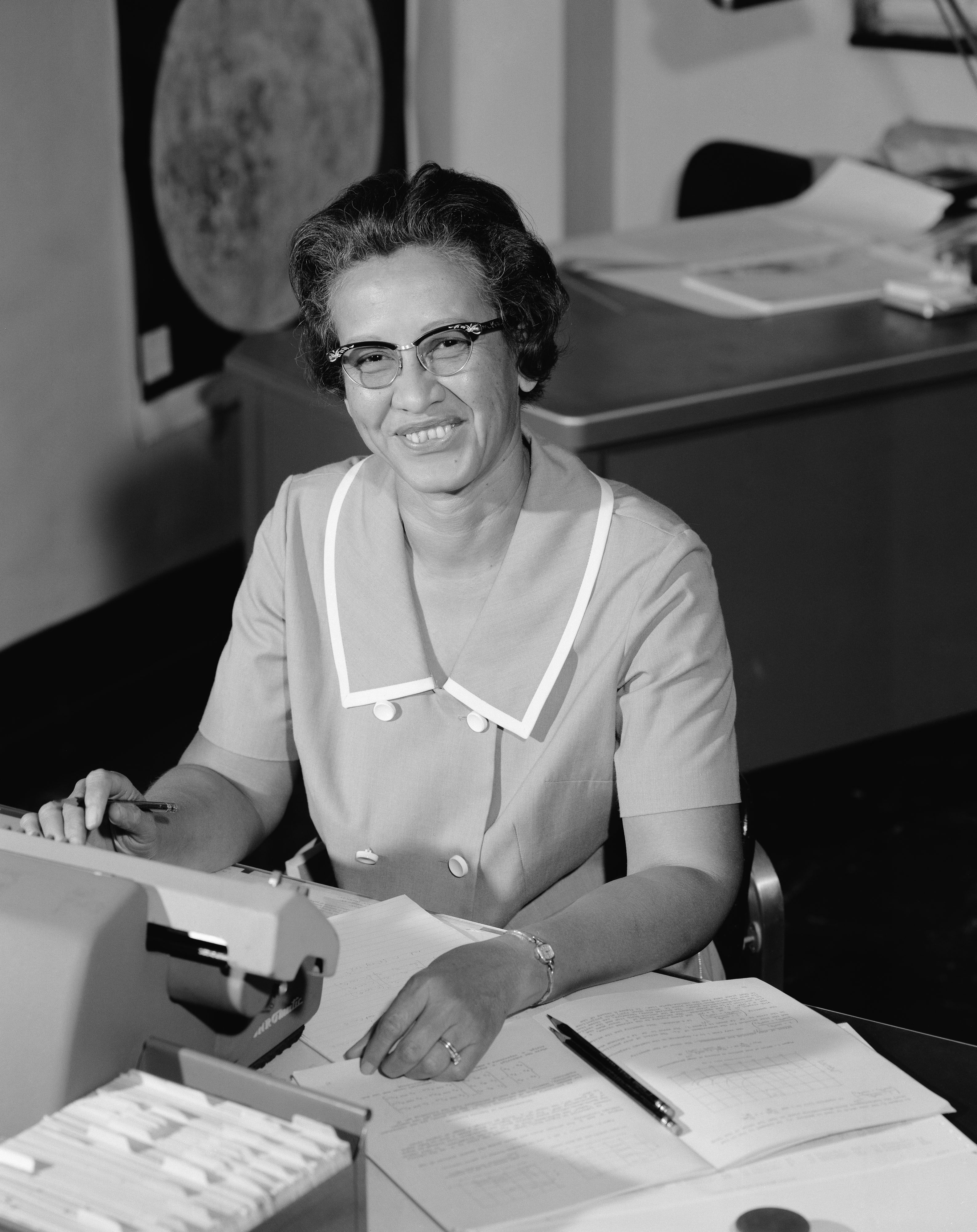 Katherine Johnson, Mitarbeiterin der NASA, Mathematikerin und Physikerin, im Jahr 1966